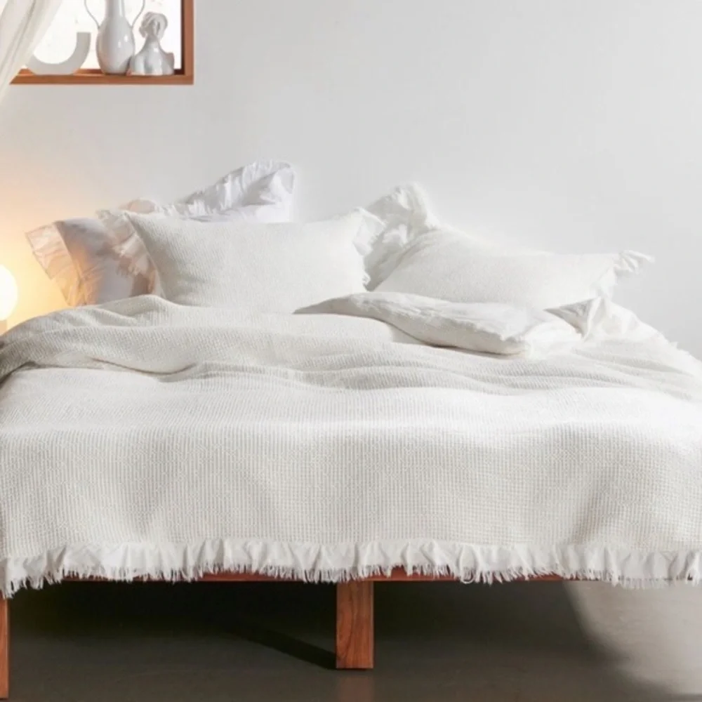 NWOT Urban Outfitters UO Queen Waffle Fringe Duvet Cover